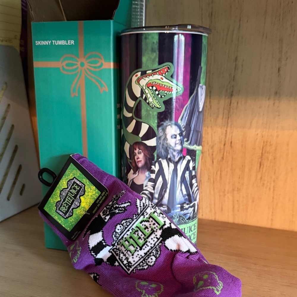 Beetle juice Reptile Tumbler and Socks Set - Green and Purple
